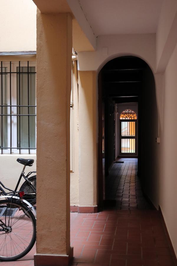Lovely Studio D'Azeglio By Studio Vita Bologne Extérieur photo